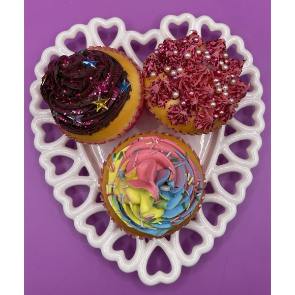 Vintage Handmade Signed Cherub Heart-Shaped Decorative Ceramic Dishes- Set of 2 - Picture 12 of 15